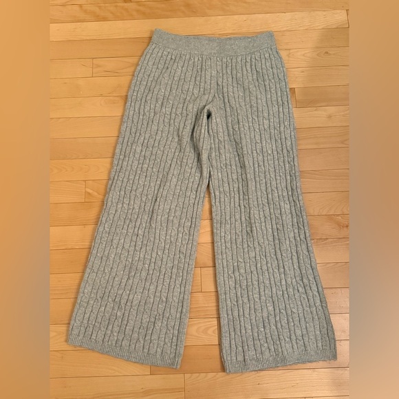 Gap CashSoft Cable-Knit Sweater Pants - Picture 4 of 6